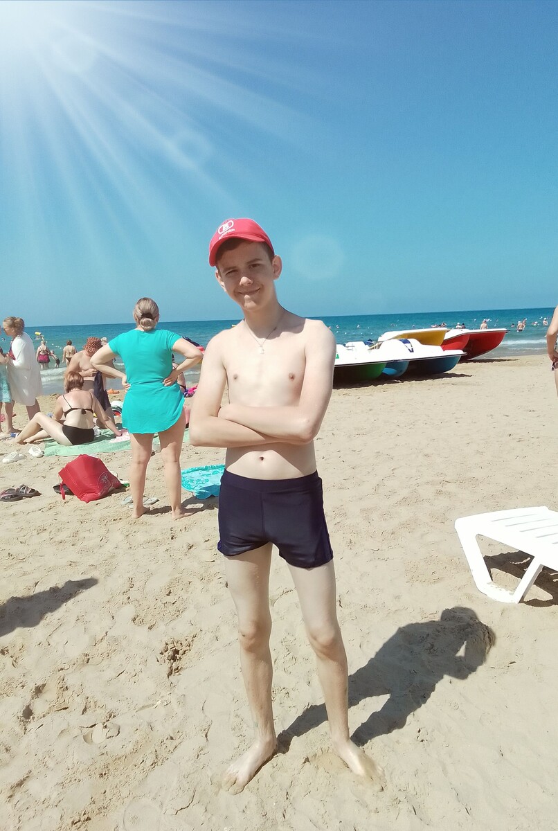 Прохор на пляже Джемет, Анапа, июнь 