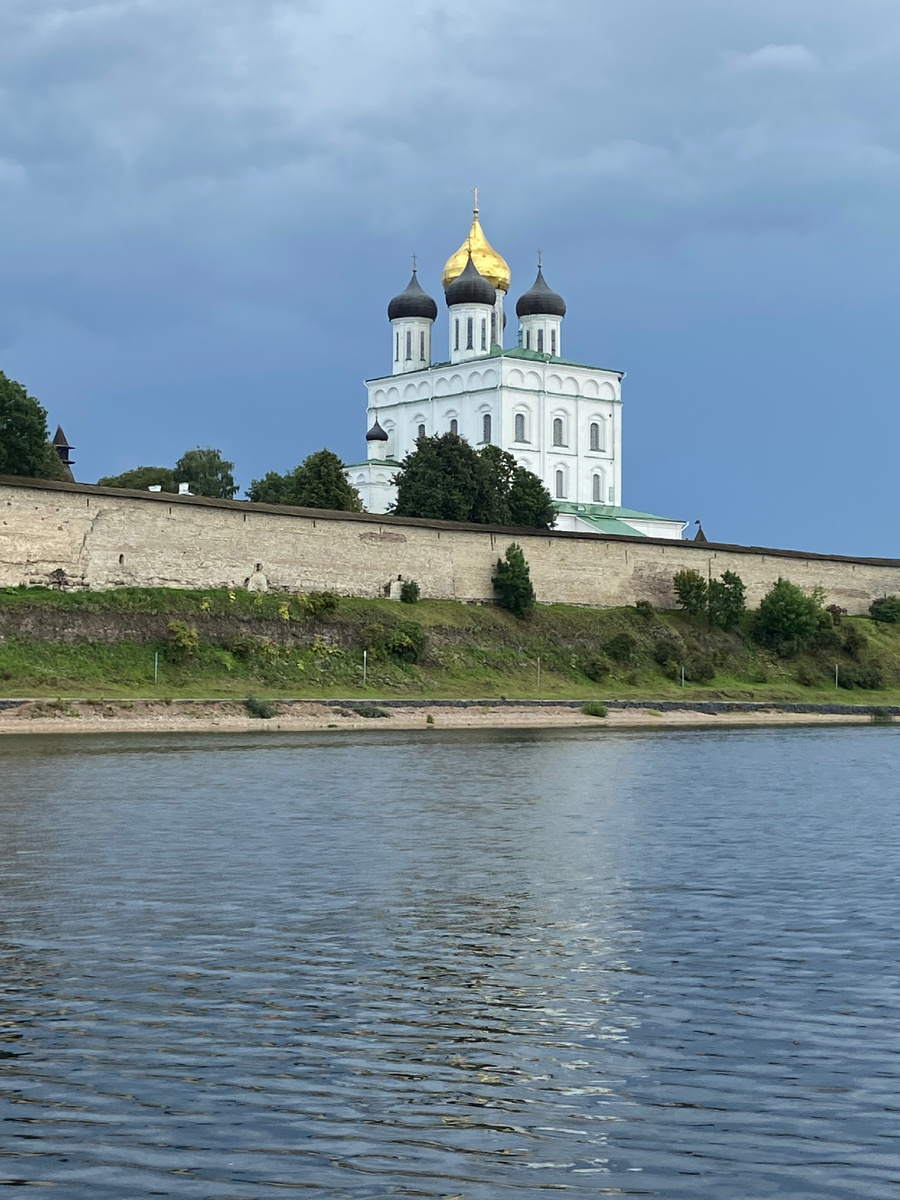 Этот город Псков и река Великая 