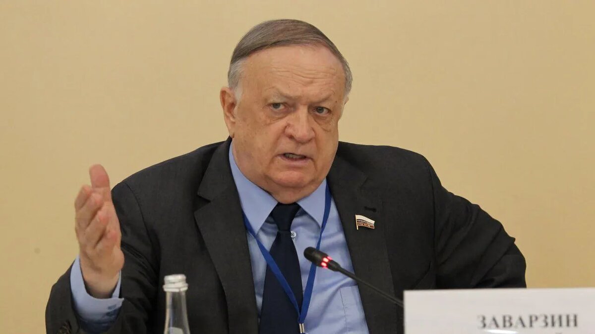    Первый заместитель председателя Комитета Госдумы по обороне Виктор Заварзин.