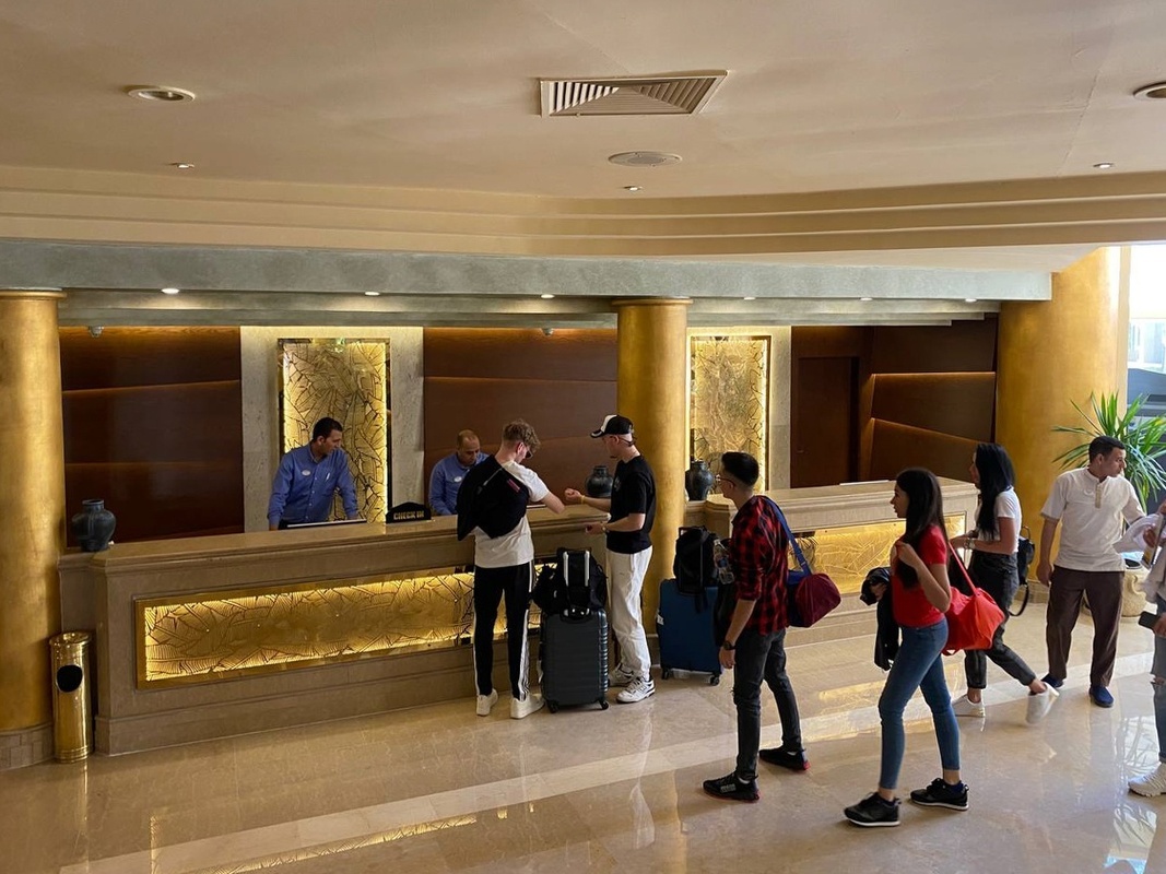 Наиболее популярные статьи расходов во время летнего отпуска: жилье, питание и развлечения.  Фото: ФедералПресс / Анастасия Алимпиева