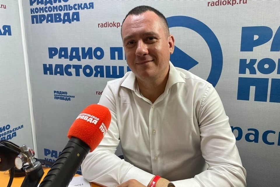    Александр Сафронов в студии радио КП