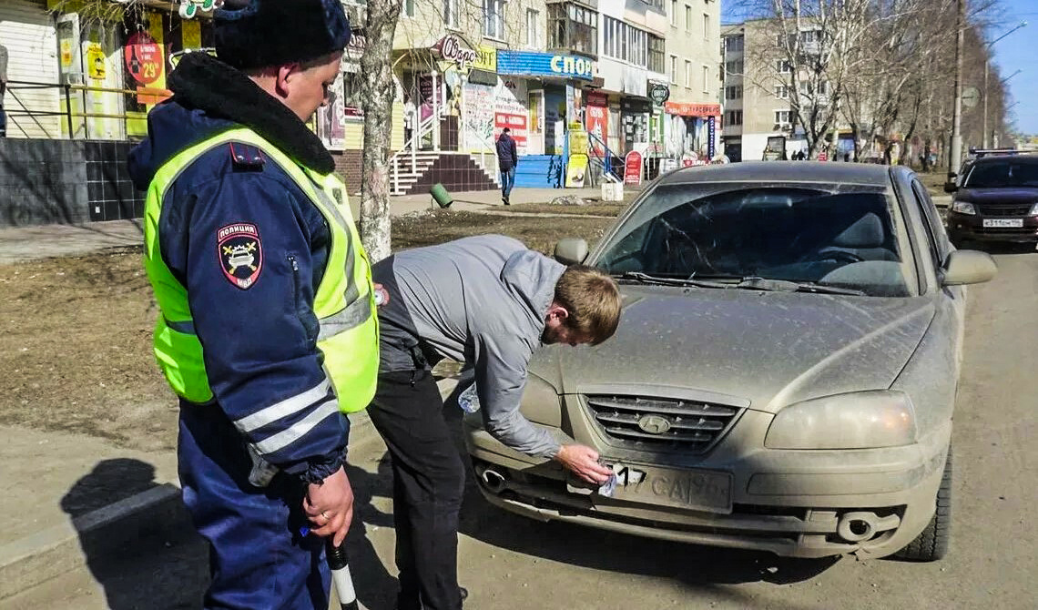 Летом очень часто меняется погода и бывает, что с утра светил солнце, а к обеду уже небо заволокло тучами и хлещет ливень.