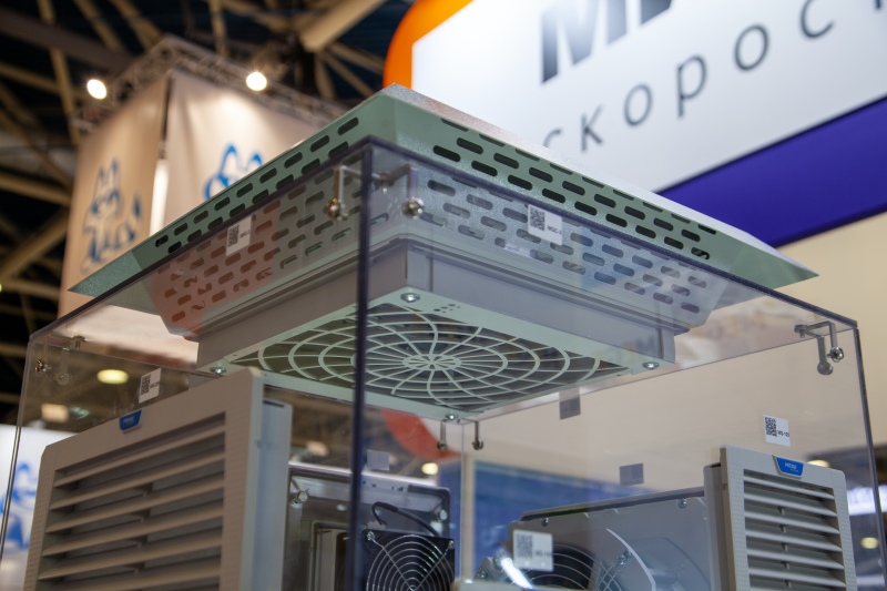 Крышной потолочный вентилятор MFC-3 и крышной потолочный фильтр MGC-3