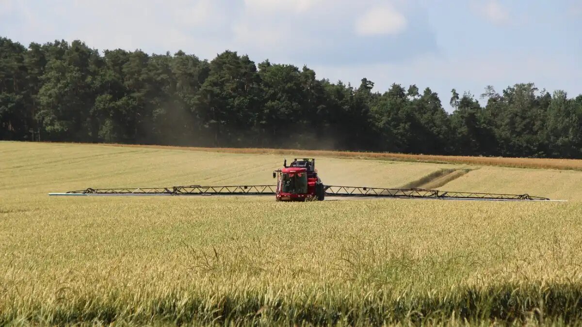 Фото:© Владимир Исаенко / Glavagronom.ru Страны ЕС продолжают производить и экспортировать по всему миру запрещенные в Европе ХСЗР