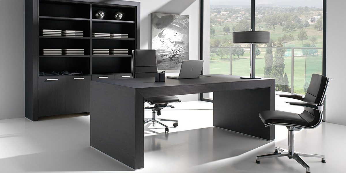 Черный цвет офисной мебели