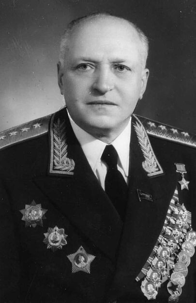 Кузьма Никитович Галицкий (12 (24) октября 1897, Таганрог — 14 марта 1973, Москва) — советский военачальник, генерал армии (1955). Герой Советского Союза (1945)