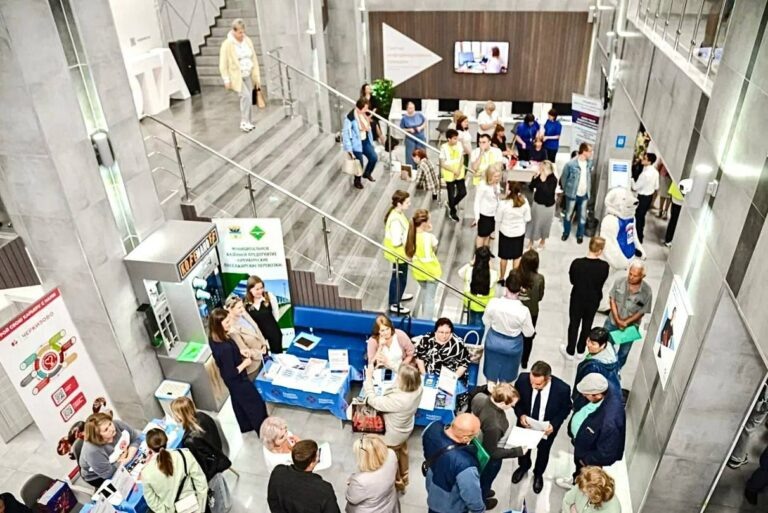    Более 9000 оренбуржцев приняли участие в ярмарке «Работа России. Время возможностей» Кристина Просвиркина