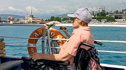 Морская прогулка для инвалидов колясочников в Сочи на теплоходе Ай-Тодор