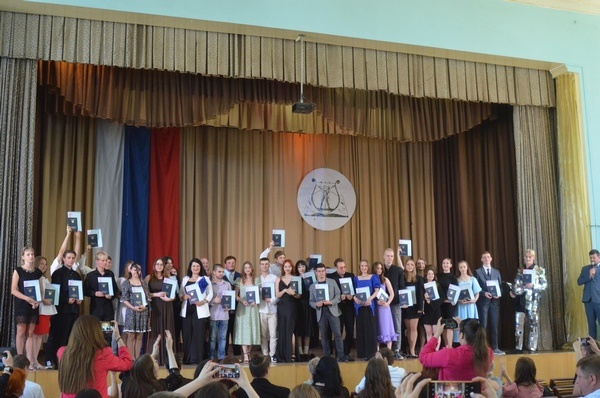     В Иванове вручили дипломы выпускникам колледжей и училища культуры