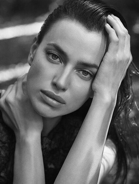 Представительница козерогов - Ирина Шейк.