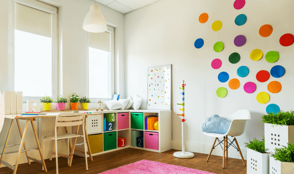 Создание идеальной детской комнаты — задача не из легких, но вполне выполнимая. Комната должна быть одновременно удобной для учебы, интересной для игр и уютной для отдыха.