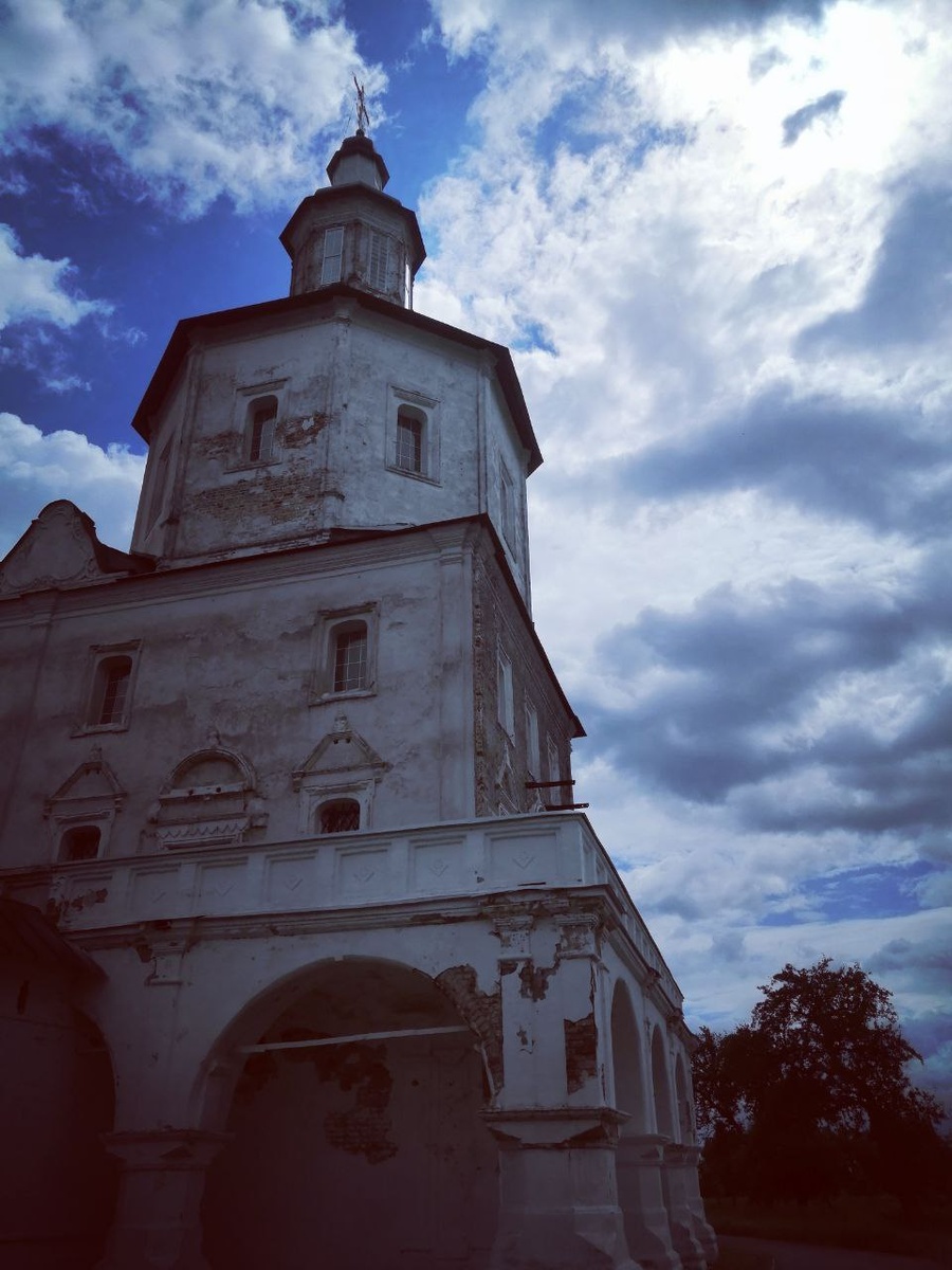 Монастырь и небо. фото личное