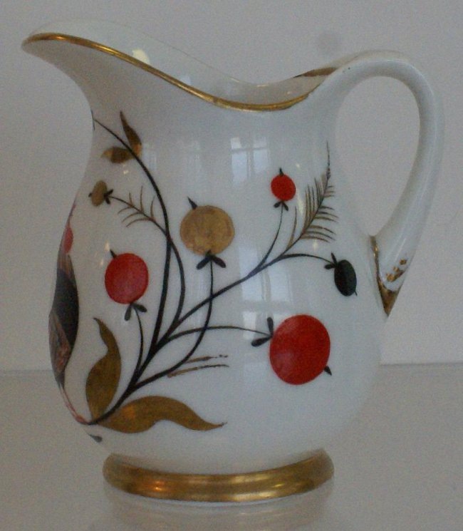 Сливочник из сервиза "Детский". 1950. Автор формы Семёнов В.Л., автор росписи Щекатихина-Потоцкая А.В. Федеральное государственное бюджетное учреждение культуры "Государственный Эрмитаж". 