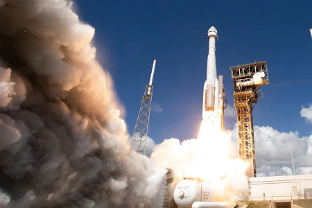 Испытательный корабль компании «Боинг» едва стартовал долетел до МКС и сломался окончательно. Фото: GLOBAL LOOK PRESS.