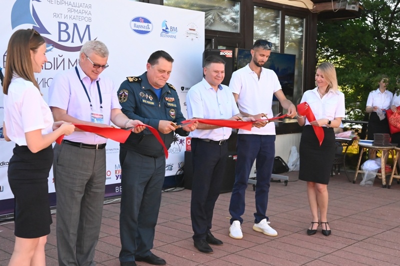 Сегодня в подмосковном Долгопрудном открылась четырнадцатая ярмарка яхт и катеров «Водный Мир 2024».-9