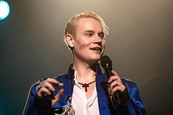 Когда еще не знаешь, что твои песни удаляют из эфира))) Фото starhit.ru