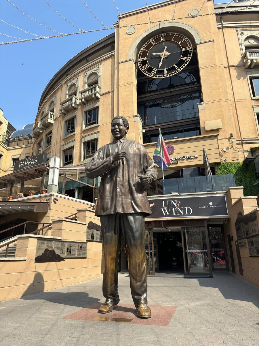 Площадь Манделы