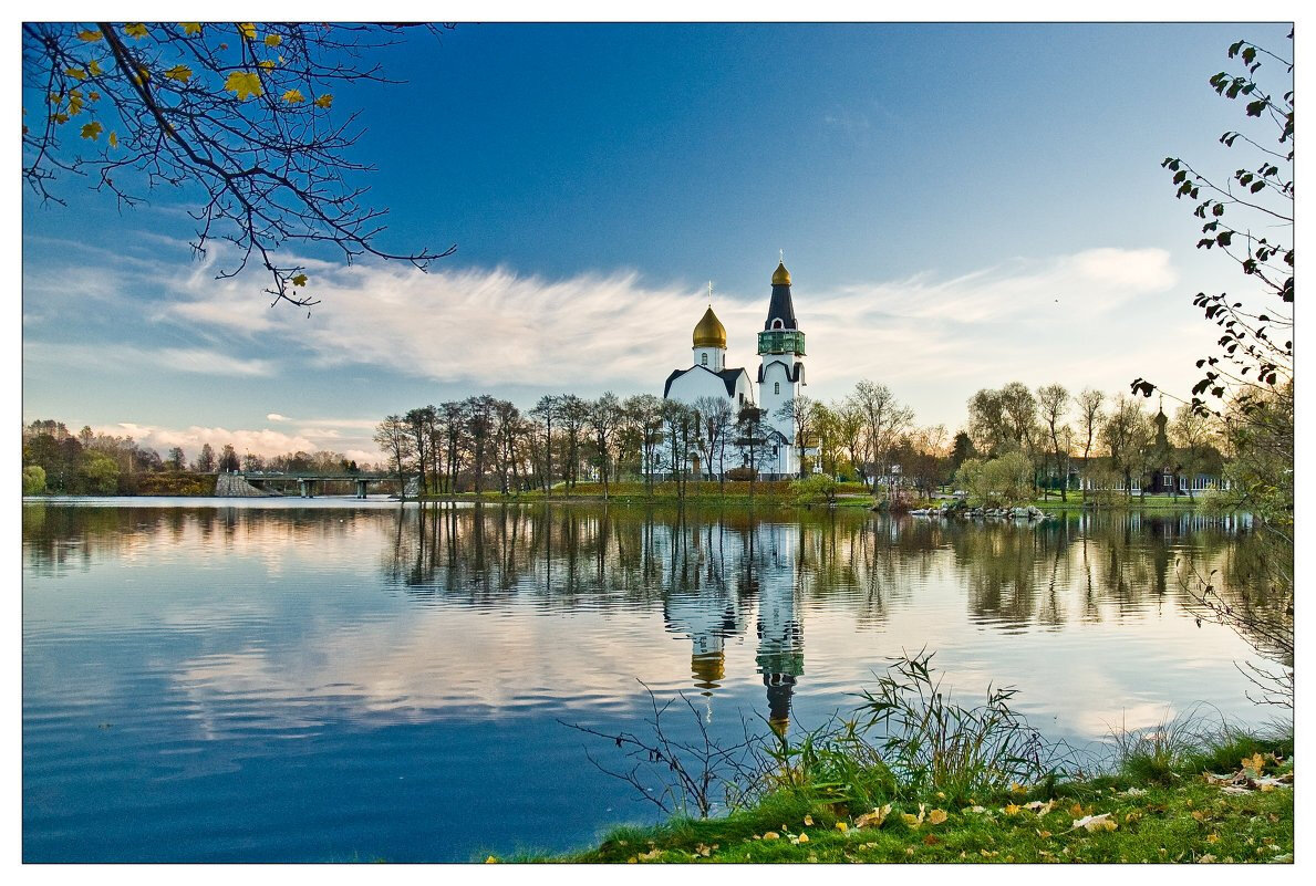 Сестрорецк — небольшой курортный город на берегу Финского залива, в 30 минутах езды от Санкт-Петербурга. Это излюбленное место отдыха петербуржцев от городской суеты.