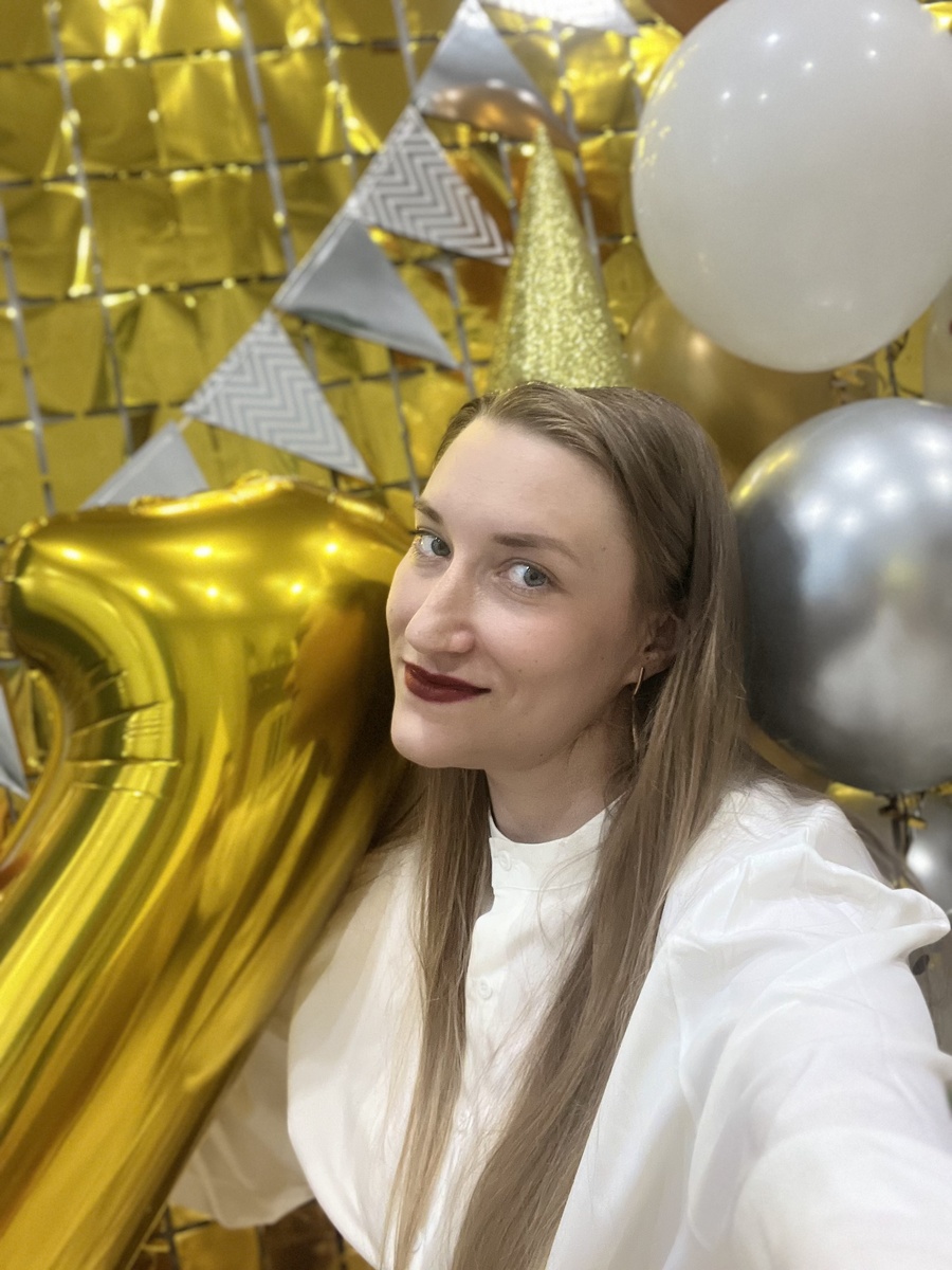 Цвет богатства мне к лицу 😀