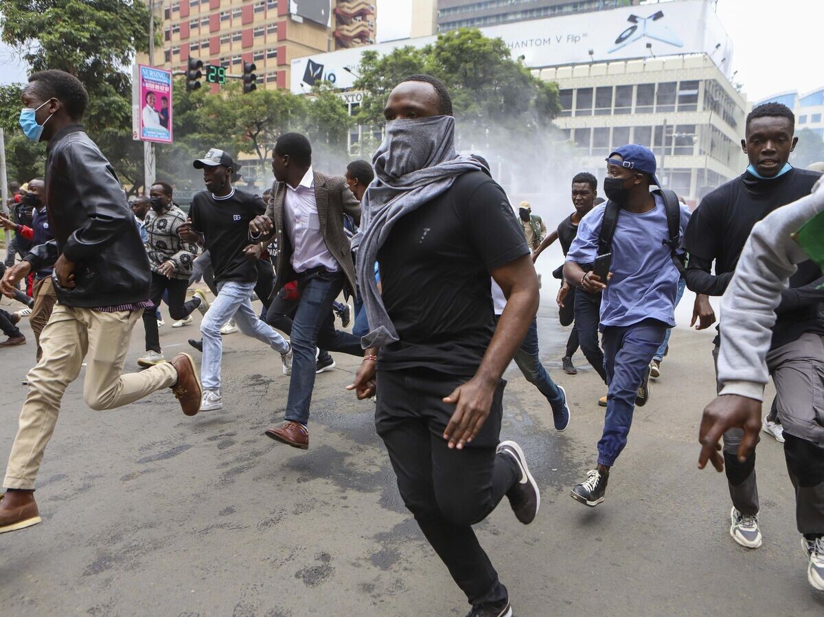   Участники акции протеста в Найроби, Кения© AP Photo / Andrew Kasuku