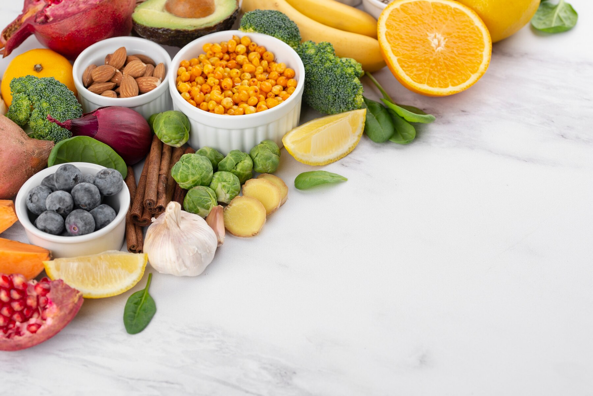 Изображение с сайта: https://ru.freepik.com/free-photo/immunity-boosting-foods-healthy-balanced-lifestyle_21076860.htm#fromView=search&page=1&position=4&uuid=b445ee30-c29c-48a5-8e48-60d12334b673