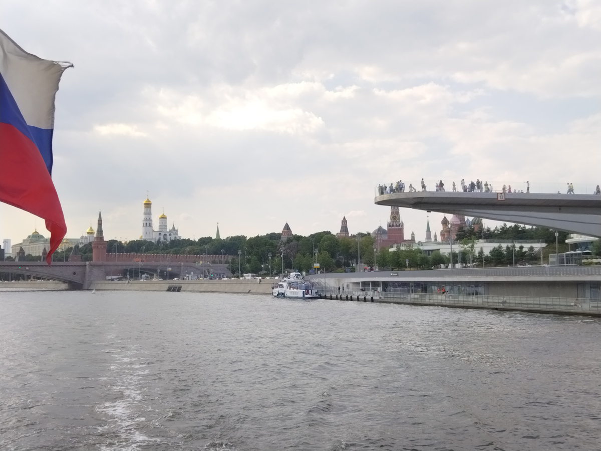 Экскурсионная прогулка по Москве реке. Фото автора