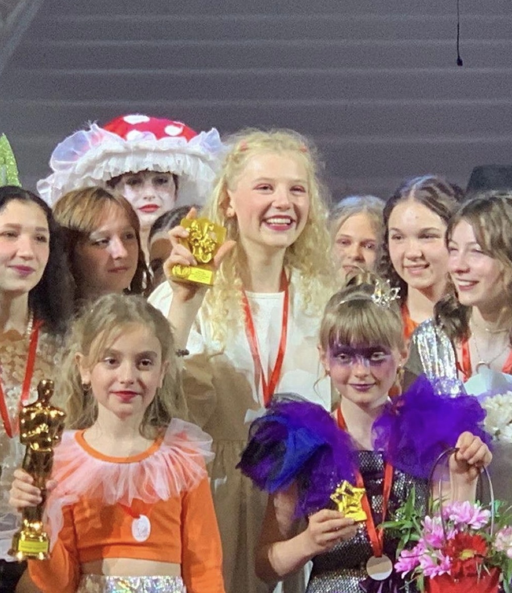 Алиса на вручении награды 