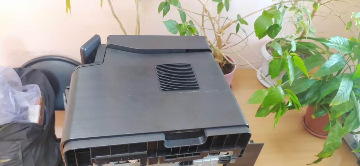 Правый кожух (если смотреть на модель спереди)