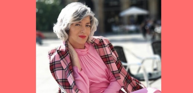 Кармен  Гимено в розовом платье