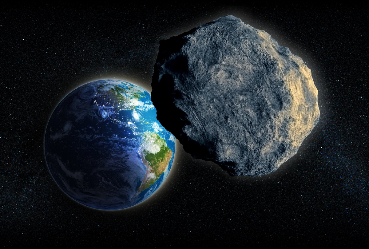 Астероид 2024 MK пройдет на расстоянии 295 тысяч километров, т.е. окажется к нам ближе Луны! Впрочем, никакой реальной угрозы он не представляет. 

Зато его яркость в пике достигнет аж 8.6m!