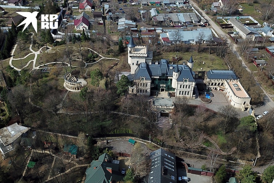    Вид на замок Иван МАКЕЕВ