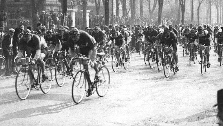    Веломногодневка «Тур де Франс» в 1936 году. Getty Images