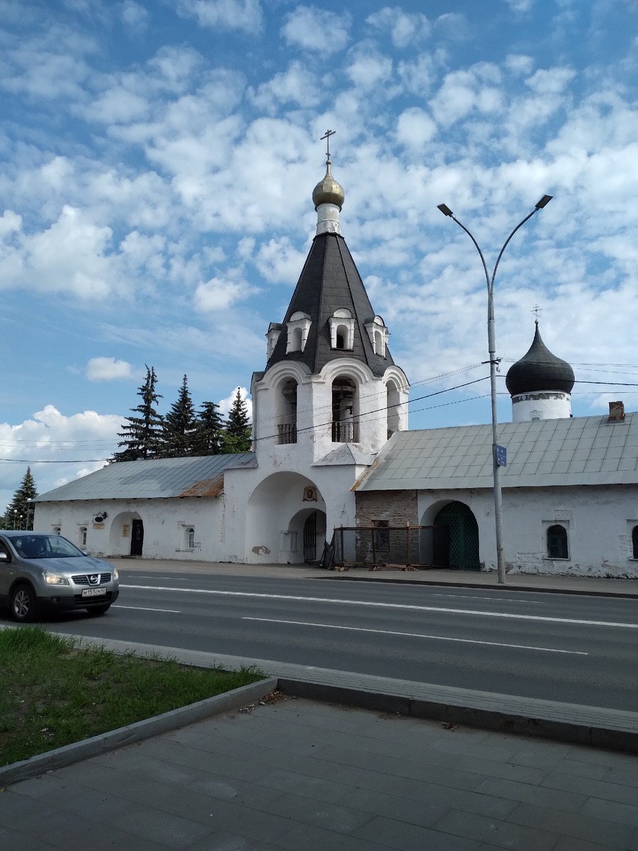 Церковь Михаила Архангела с колокольней