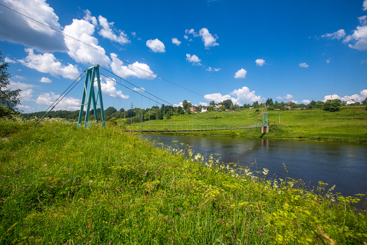 Самый длинный подвесной мост в Подмосковье. Село Каринское, Одинцовский городской округ. Московская область. Фото автора статьи  