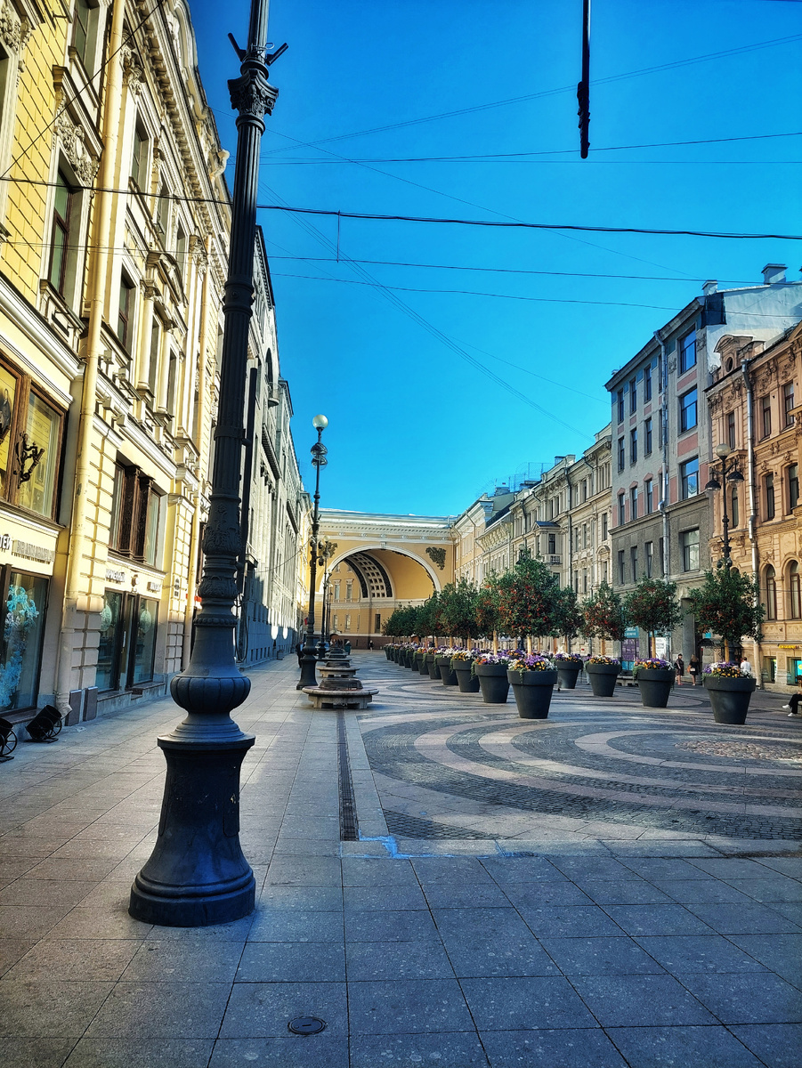 Какая улица была самой респектабельной в Петербурге до революции 1917 года? Самой дорогой?