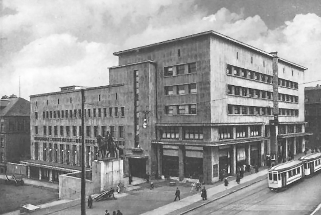 Лихтбург в Эссене, на современной Кеттвигер-штрассе (в то время Адольф-Гитлер-Штрассе). Фото датировано ориентировочно 1934 годом. Из открытых источников. 