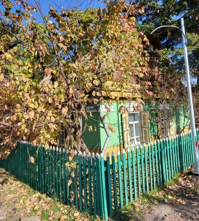   В этом доме, на улице Щетинкина, 26 в Овсянке жил и творил последние 20 лет известный российский писатель Виктор Астафьев. Фото:  АиФ/ Ольга Лобзина