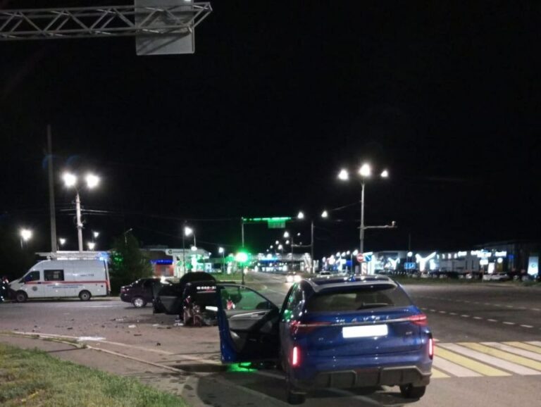    Жуткое ДТП с тремя авто на Нежинском шоссе Оренбурга, погиб водитель «Гранты» Белов Михаил Александрович