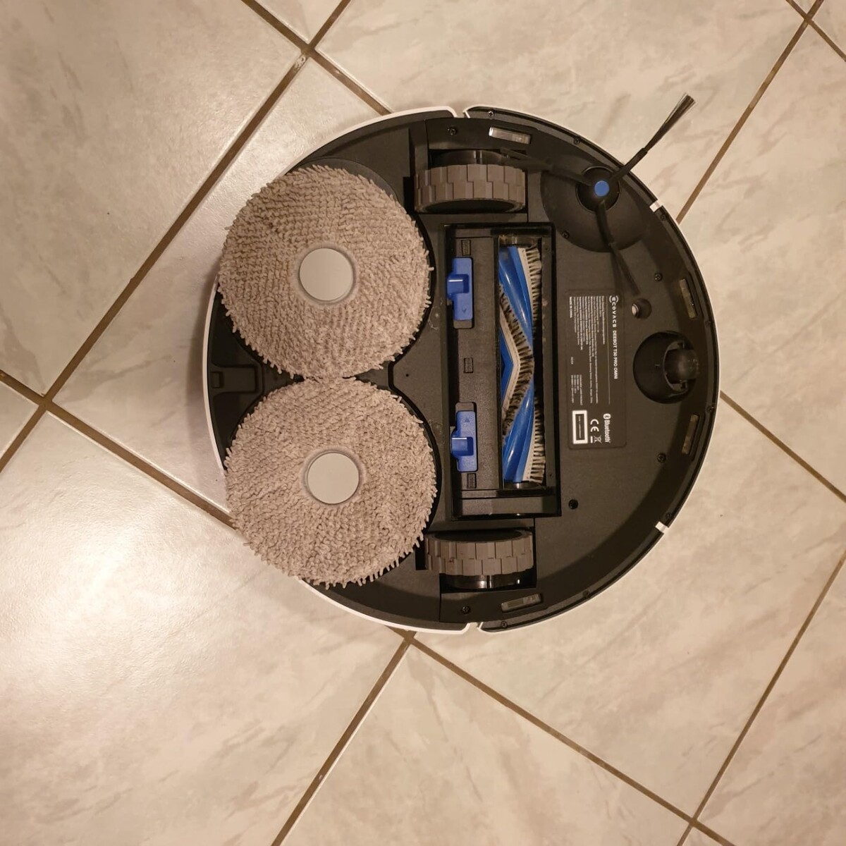 Серия Deebot T30 – одна из наиболее передовых в линейке роботов-пылесосов от компании Ecovacs. Гаджет сочетает удобство, стильный дизайн и современные технологии для уборки.-2