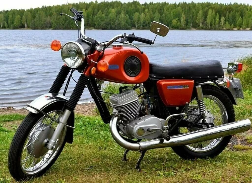 В СССР было большое разнообразие видов транспортных средств. Особой популярностью и стабильным спросом пользовалась именно мотоциклетная техника.