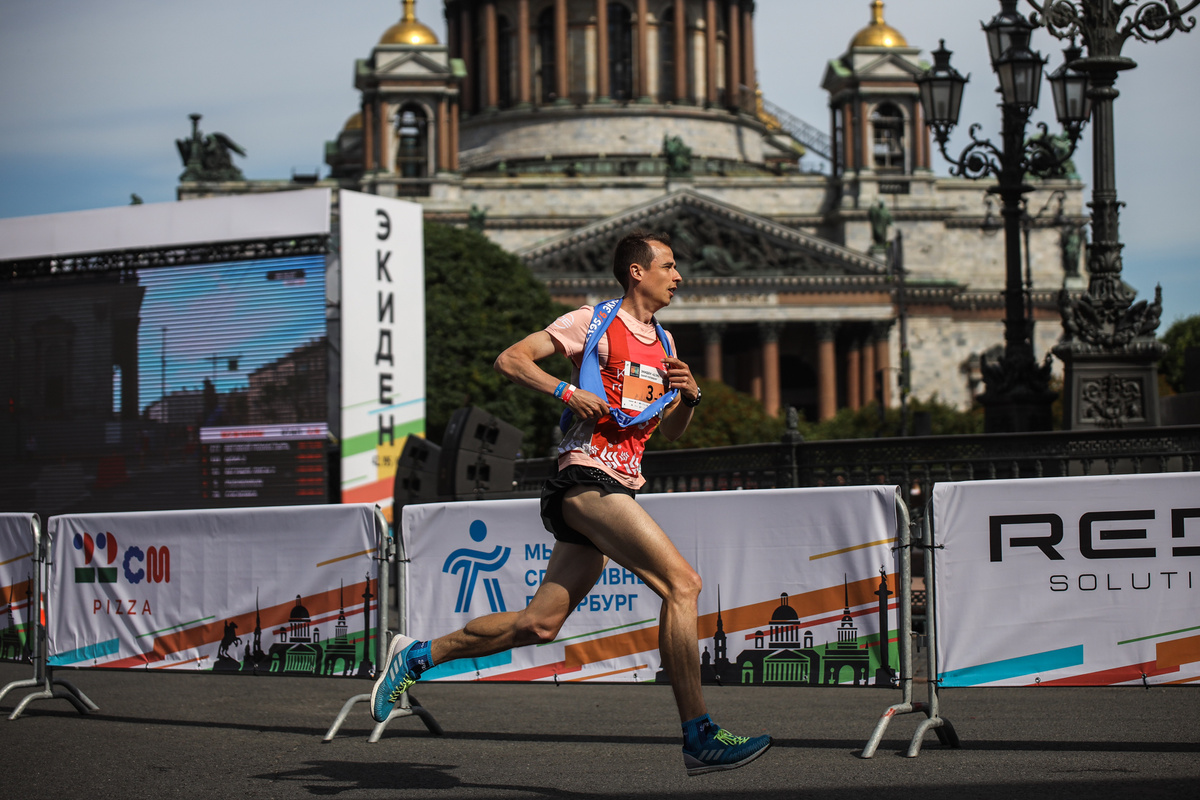 16 июня 2024 года в самом центре Санкт-Петербурга прошёл забег «Экиден-2024».-8