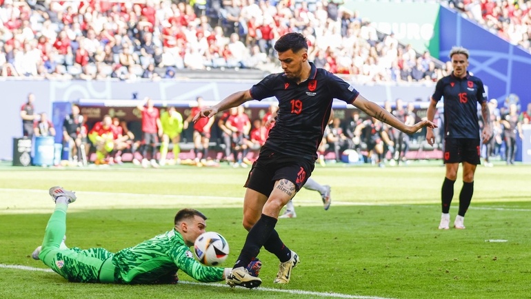    Мирлинд Даку. Global Look Press