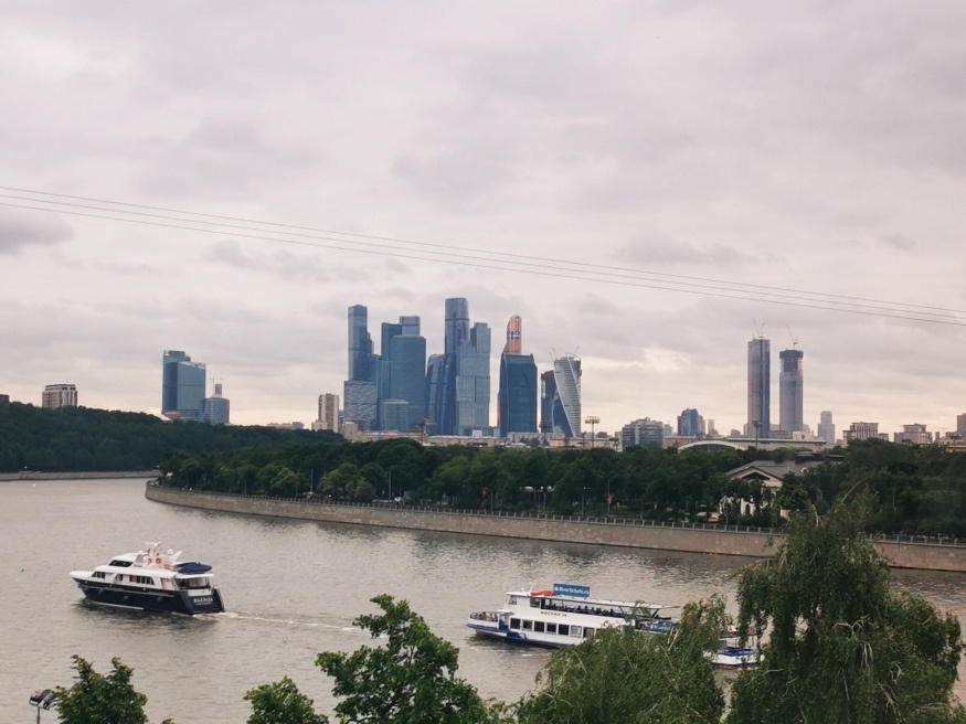 Вид с Воробьевых гор, Москва. Здесь и далее фото автора из предыдущих поездок