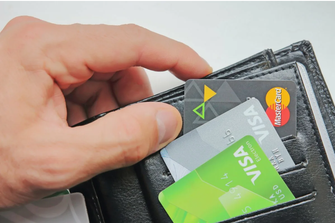 Как правильно использовать кредитную карту, чтобы не попасть в финансовую кабалу! 