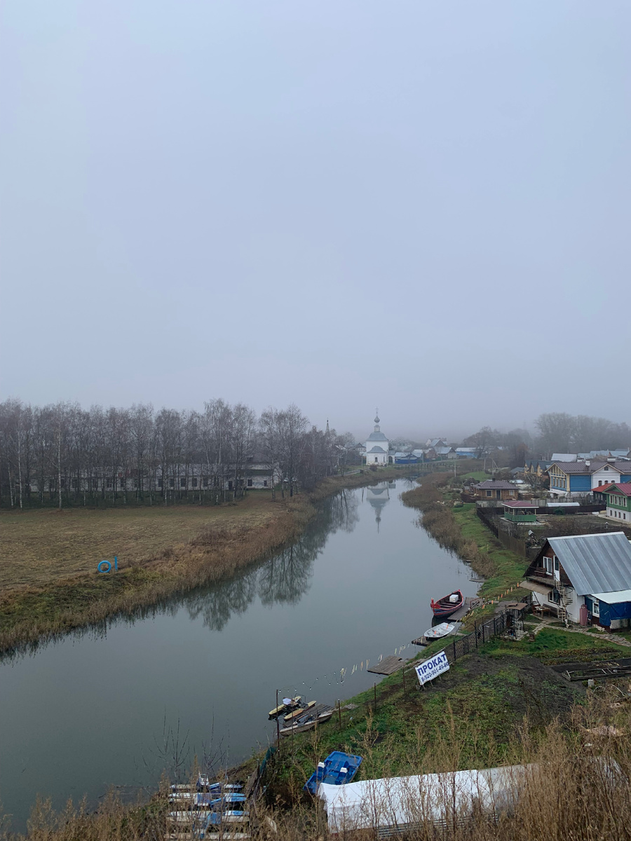 Вид на реку Каменка в Суздале