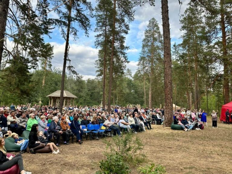    Финал «Симфонии Бузулукского бора». Сегодня выступает Камерный оркестр из Оренбурга Белов Михаил Александрович