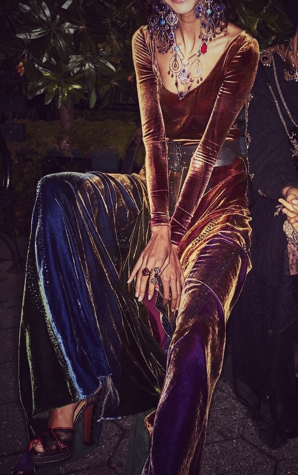 Бархатный костюм.