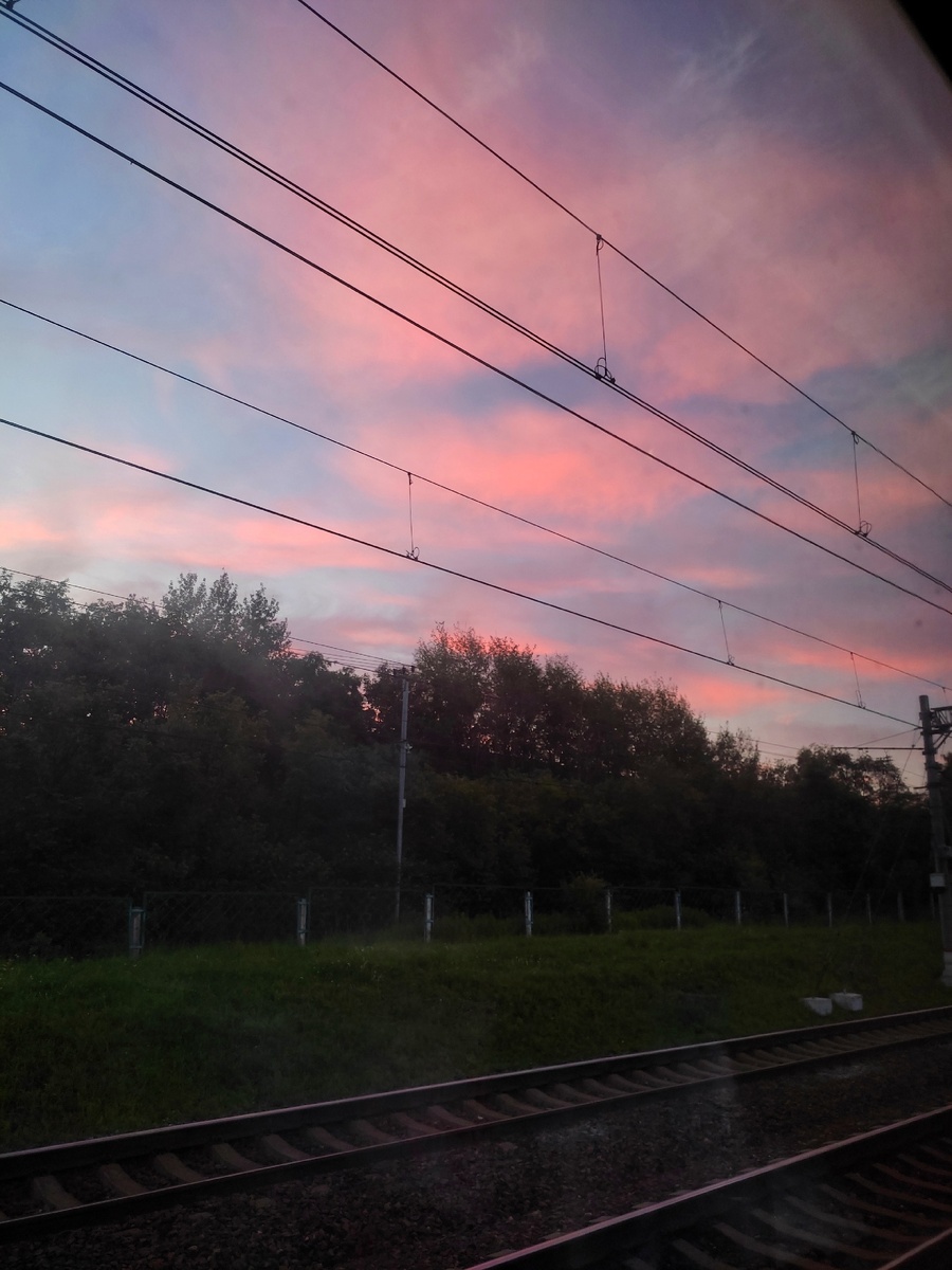 Время - 3:40. Такое красивое небо в это время. 