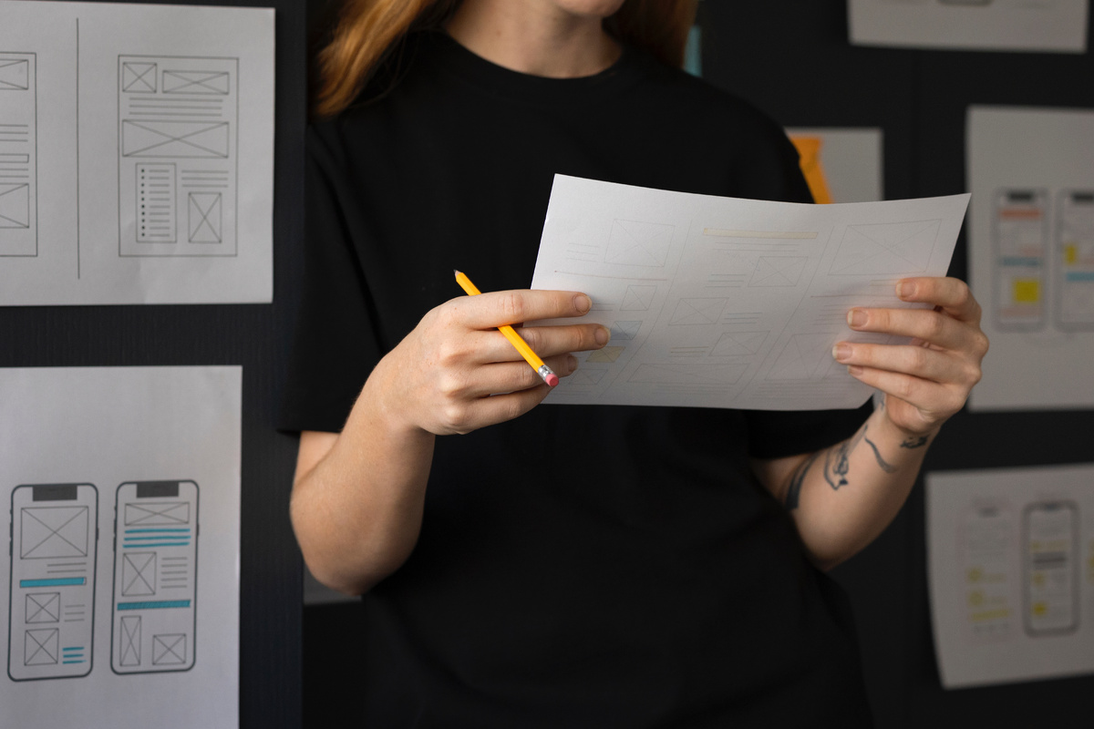 Фирменный стиль пронизывает все аспекты бизнеса, создавая сильное визуальное впечатление и атмосферу бренда