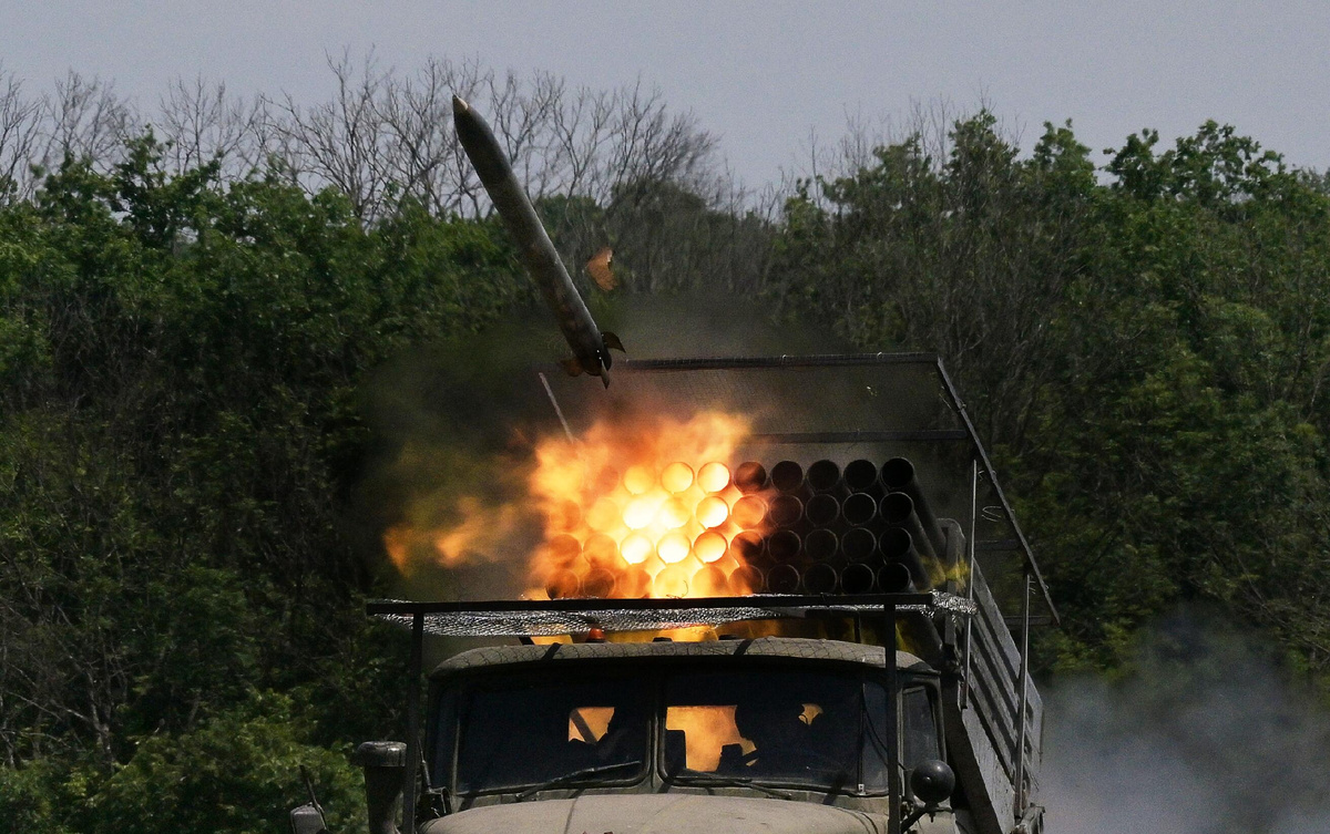 Работает реактивная артиллерия ВС РФ © Sputnik/Евгений Биятов